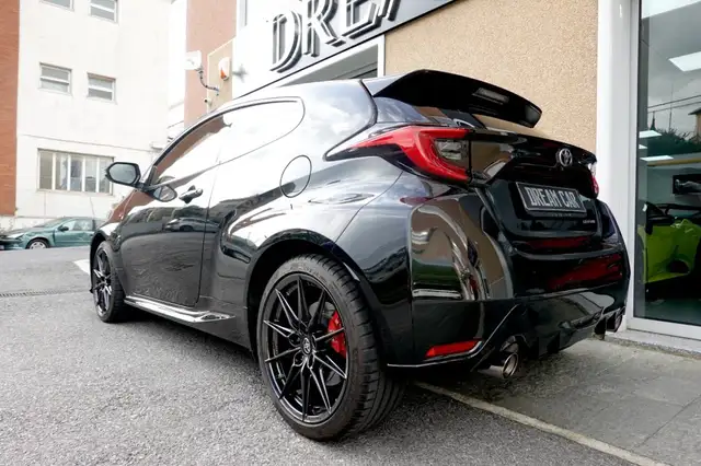 Toyota Yaris view 3