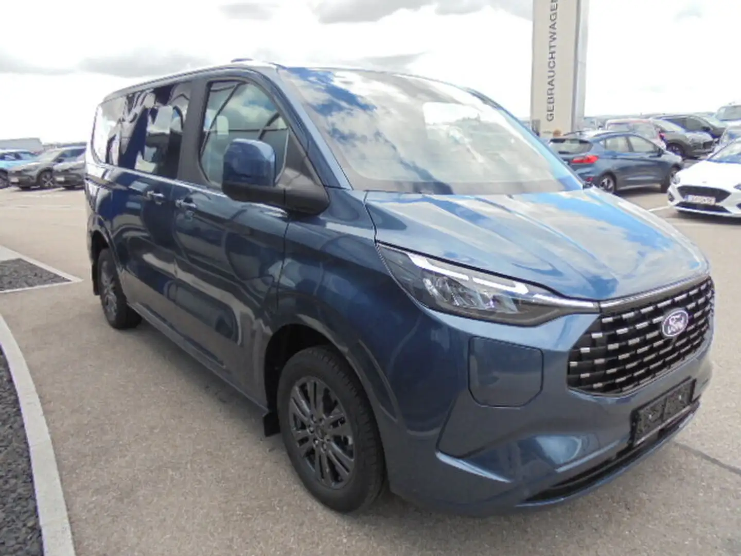 Ford Tourneo Custom 2,5 PHEV 340 L1 Titanium 233PS Blau - 2
