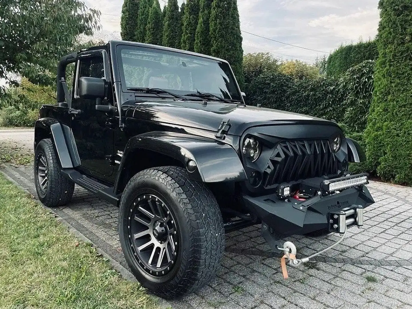 Jeep Wrangler Wrangler 3.8 AutomatikSahara Schwarz - 1