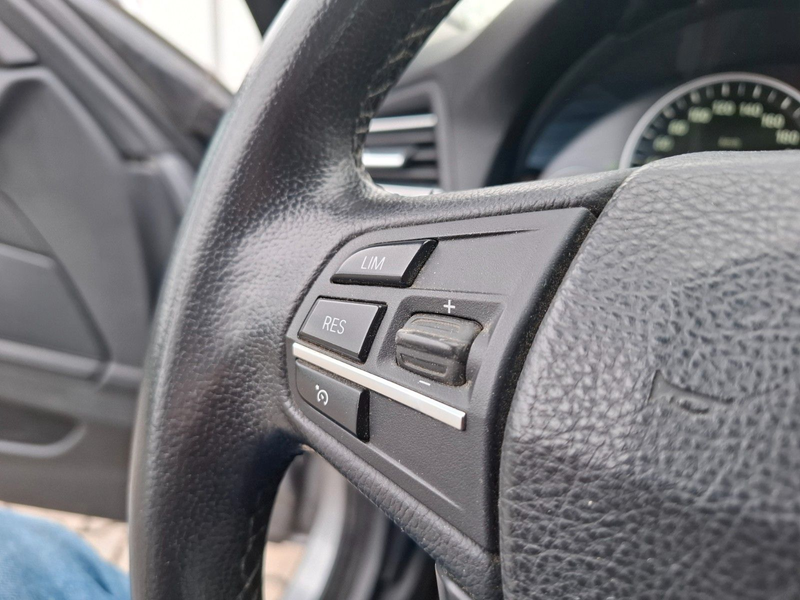 BMW 525 5 Touring 525d Soft-Close Rückfahrkamera* — photo 13