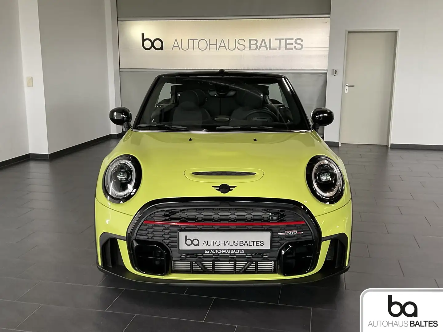 MINI John Cooper Works Cabrio JCW Trim 17"/LED/Kam/Navi/Black Gelb - 2