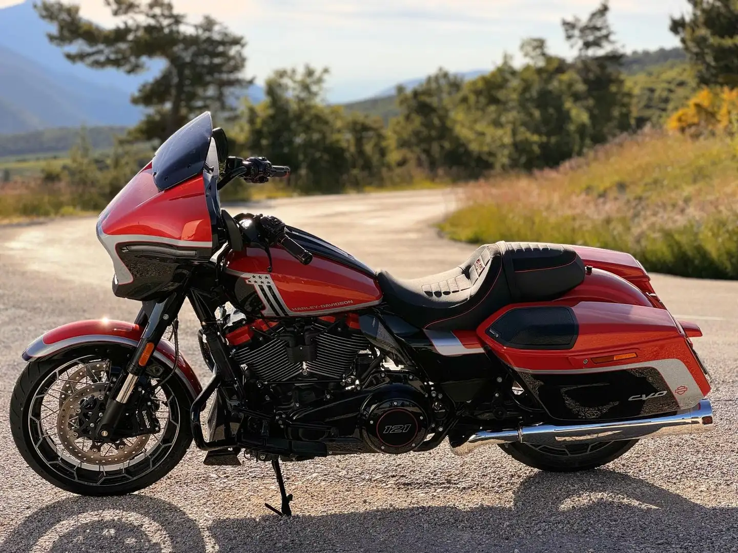 Harley-Davidson Street Glide CVO Portocaliu - 1