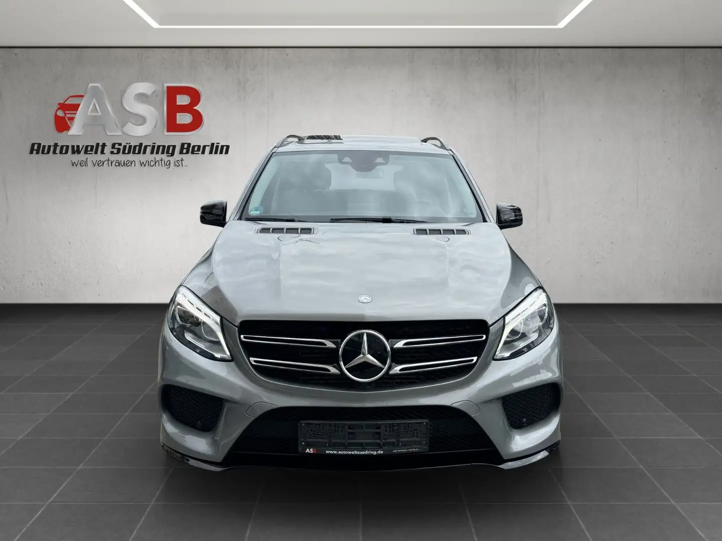 Mercedes-Benz GLE 350 d 4Matic AMG Line*Comand*ILS LED*NightPak Silber - 2