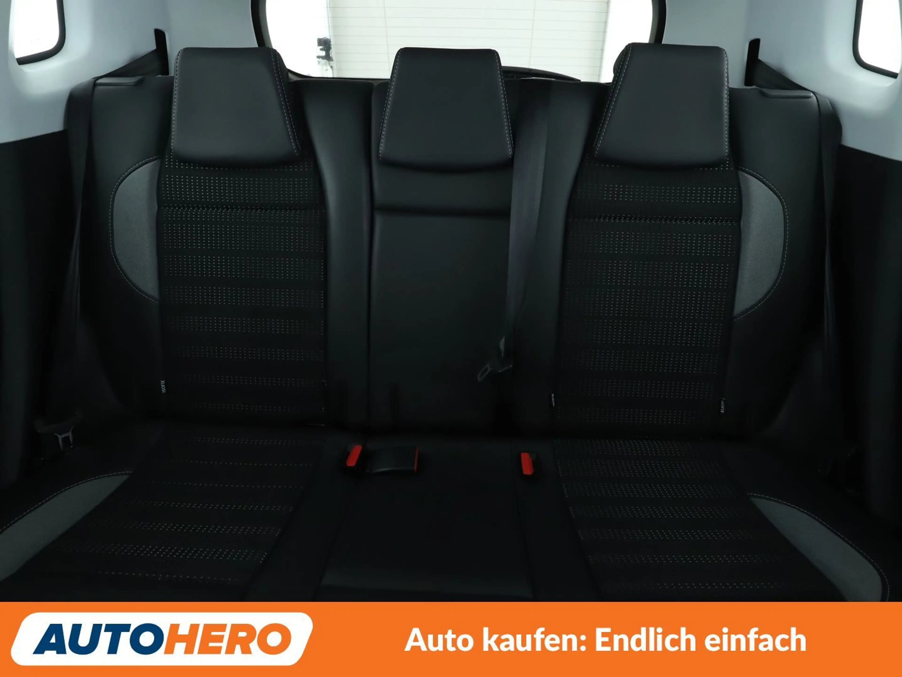 Peugeot 2008 1.2 PureTech Allure*NAVI*TEMPO*PDC*SHZ*KLIMA* — photo 15