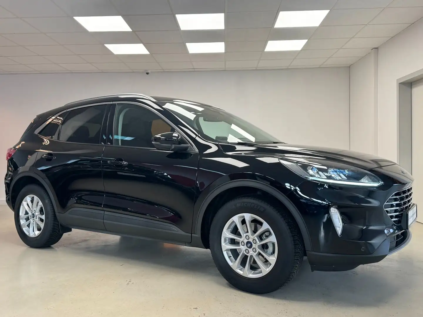 Ford Kuga 1.5 Titanium  °LED°Kamera°2Hd°SHZ°Garantie Schwarz - 2