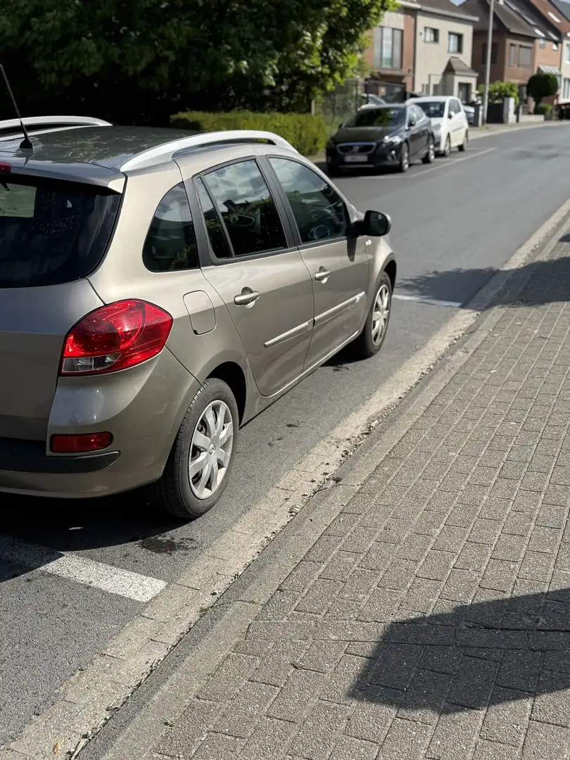 Renault Clio 1.2i TomTom LIVE - 2