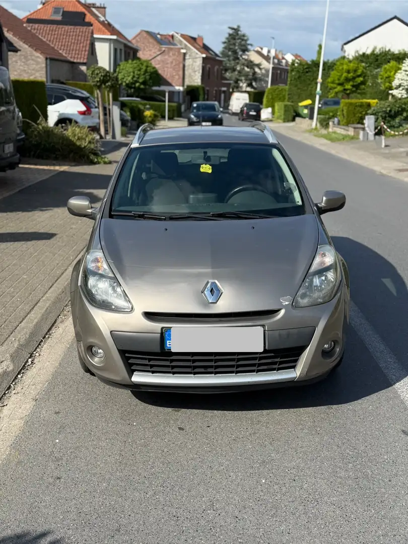 Renault Clio 1.2i TomTom LIVE - 1