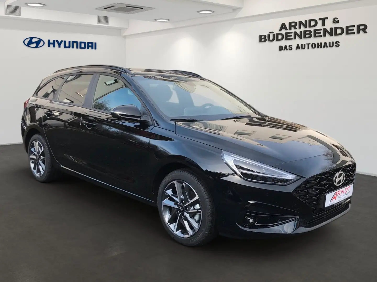 Hyundai i30 cw 1.5 T-GDI Advantage 7-DCT 48V Noir - 2
