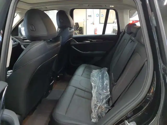BMW X3 view 13