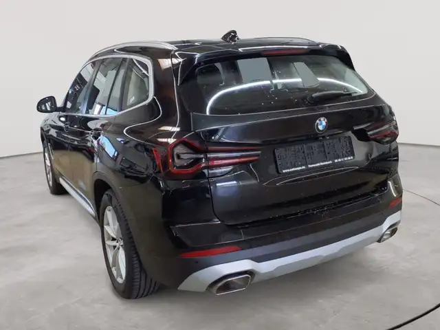 BMW X3 view 5