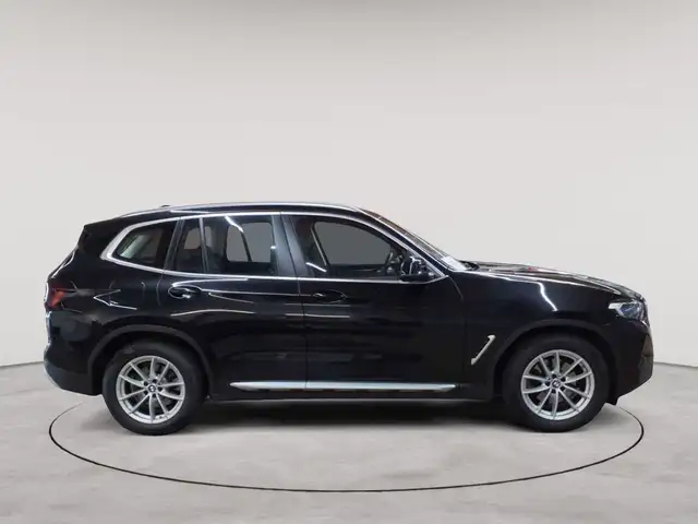 BMW X3 view 3