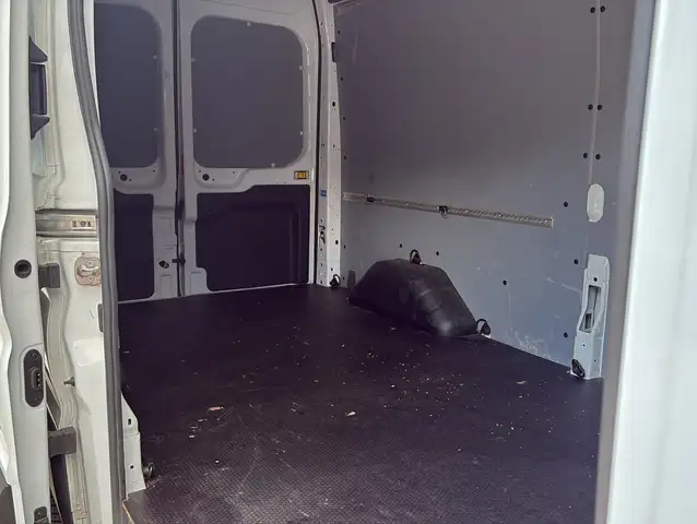 Ford Transit view 15