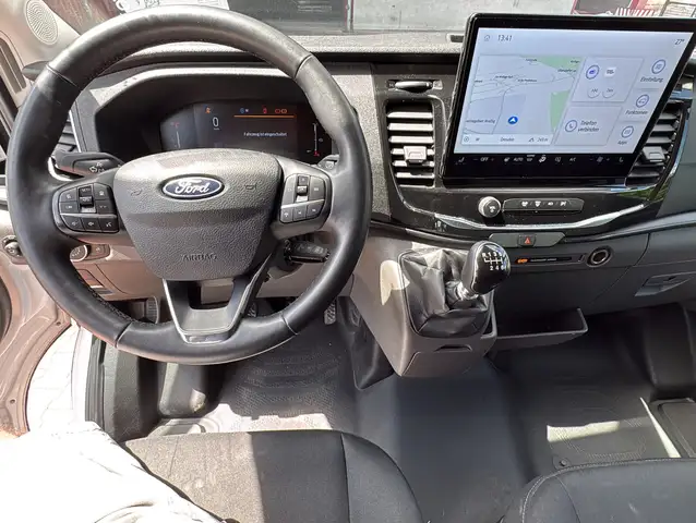 Ford Transit view 3
