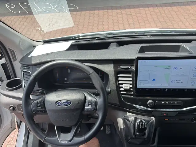 Ford Transit view 12