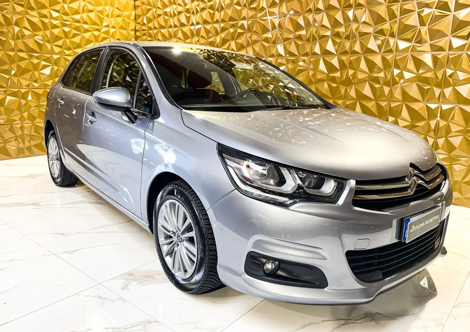 Citroen C4 blueHdi Feel 100cv Zilver - 1