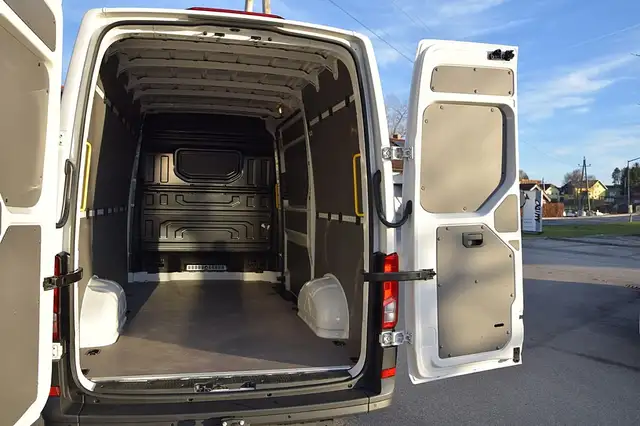 Volkswagen Crafter view 13