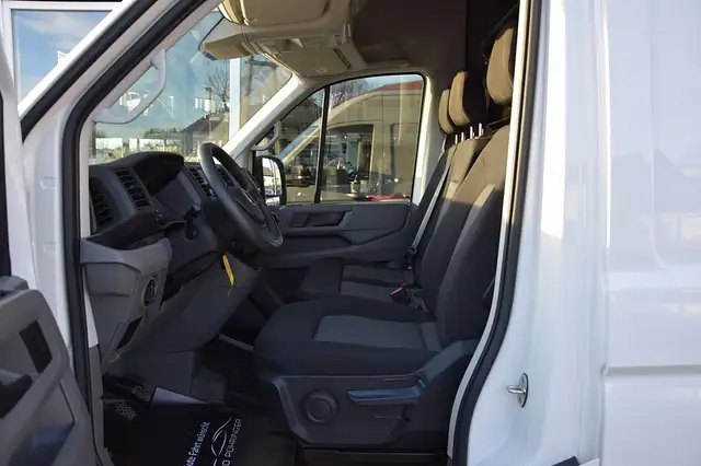 Volkswagen Crafter view 4