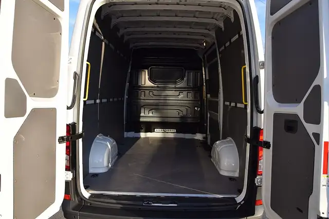 Volkswagen Crafter view 12
