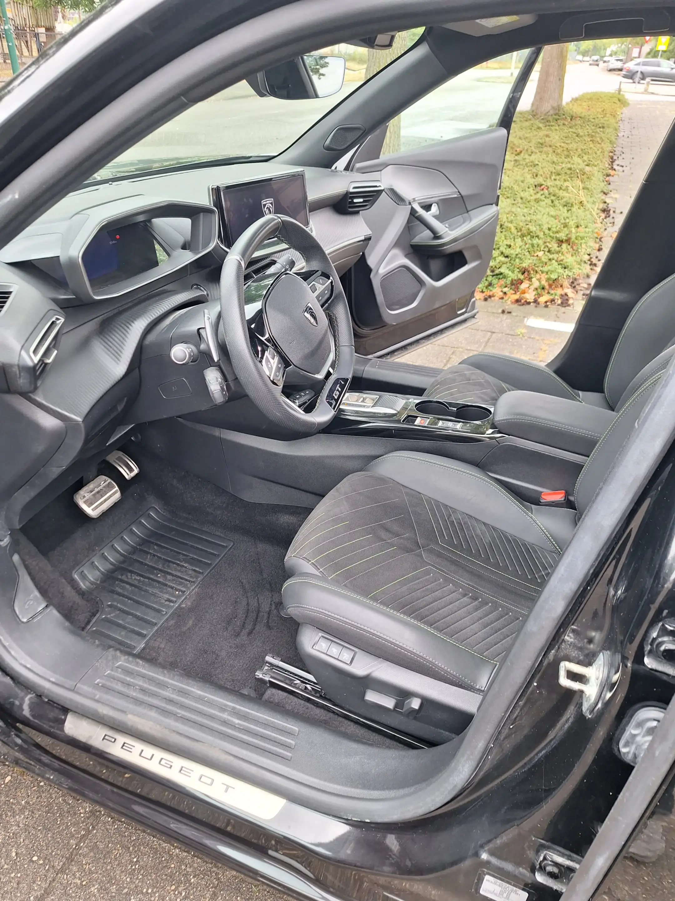Peugeot 2008 1.2 130 GT pack schuifdak/elektrische stoelen/alca — photo 9