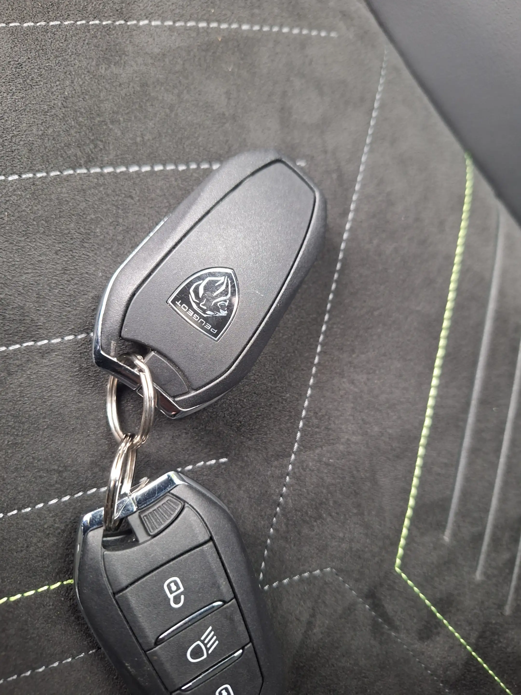 Peugeot 2008 1.2 130 GT pack schuifdak/elektrische stoelen/alca — photo 16
