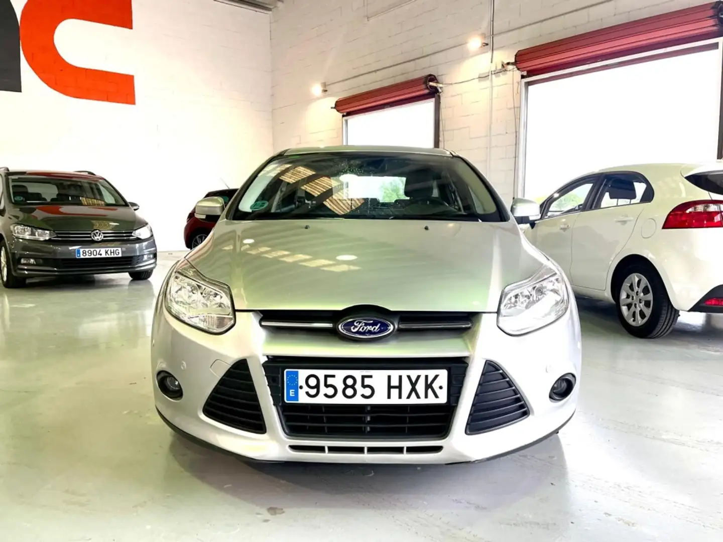 Ford Focus 1.0 Ecob. Auto-S&S Edition 125 Plateado - 2