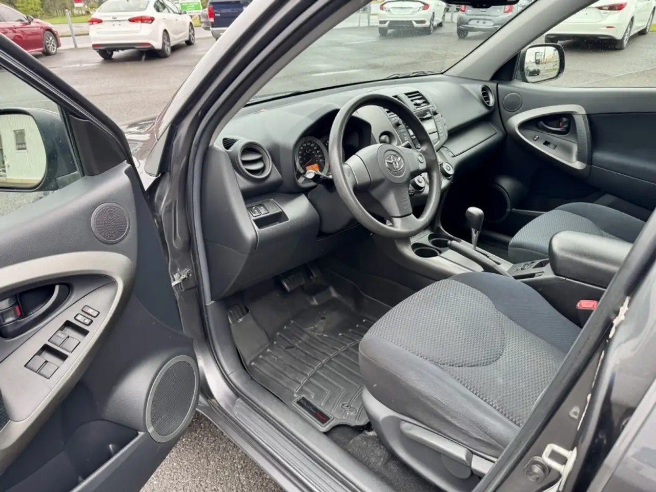 Toyota RAV 4 снимка Toyota RAV 4