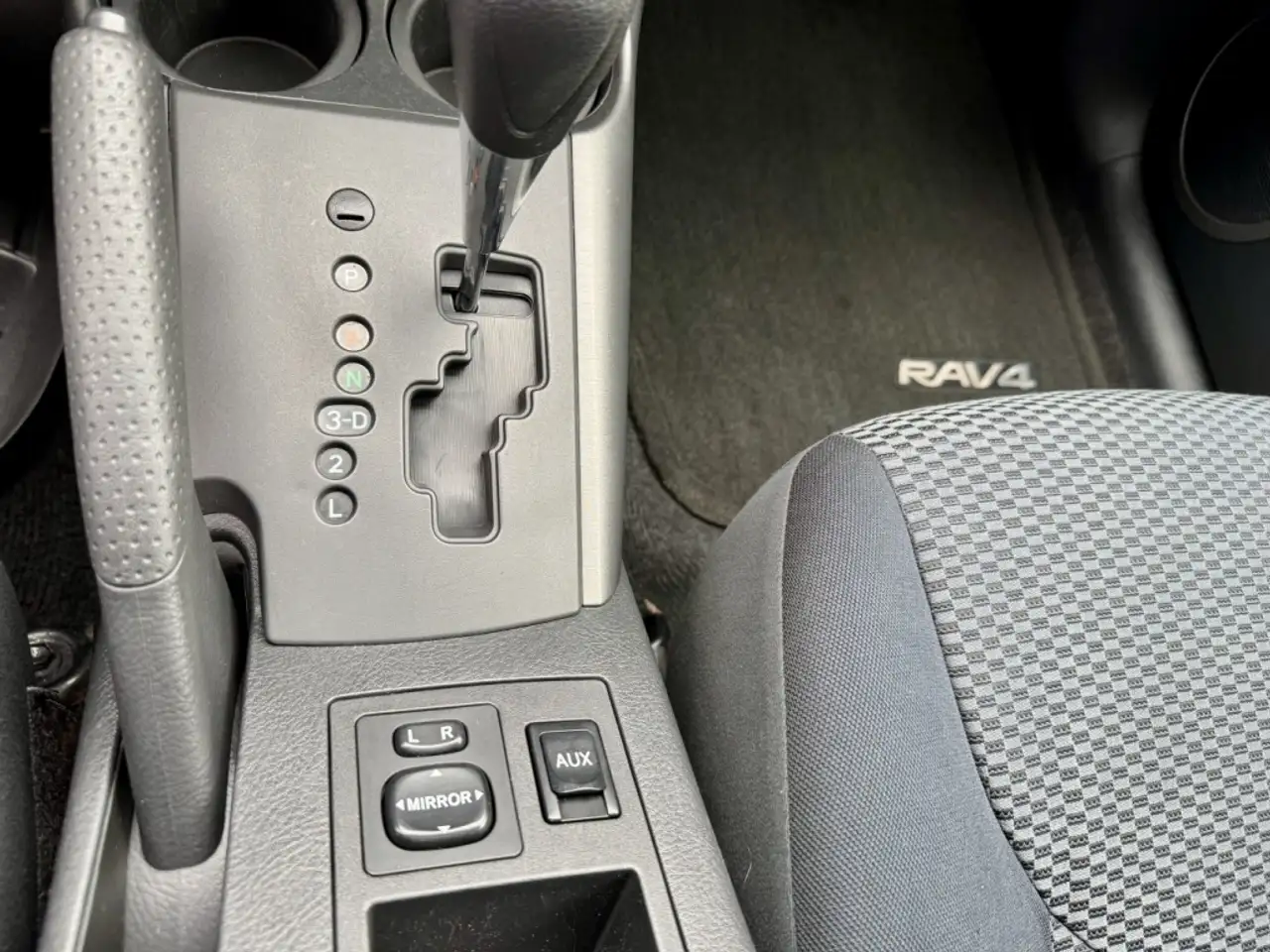 Toyota RAV 4 снимка Toyota RAV 4