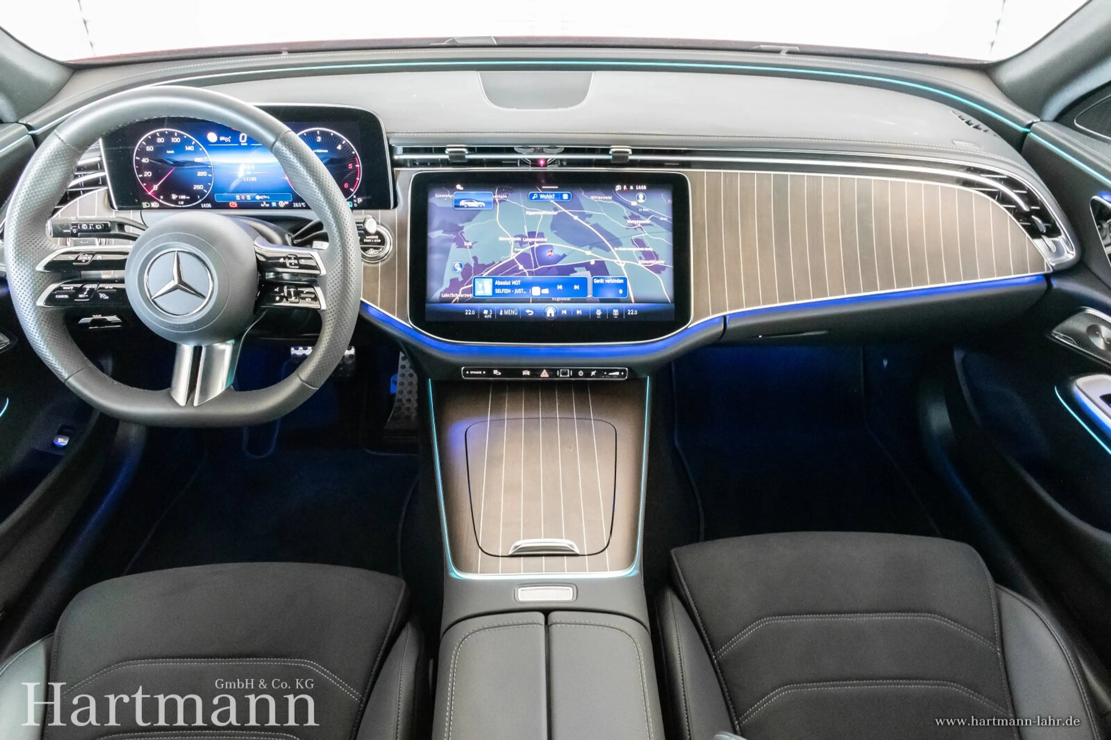 Mercedes-Benz E 450 E 450 d T 4M AMG Premium Night 20 Fahrasssistenz — photo 10