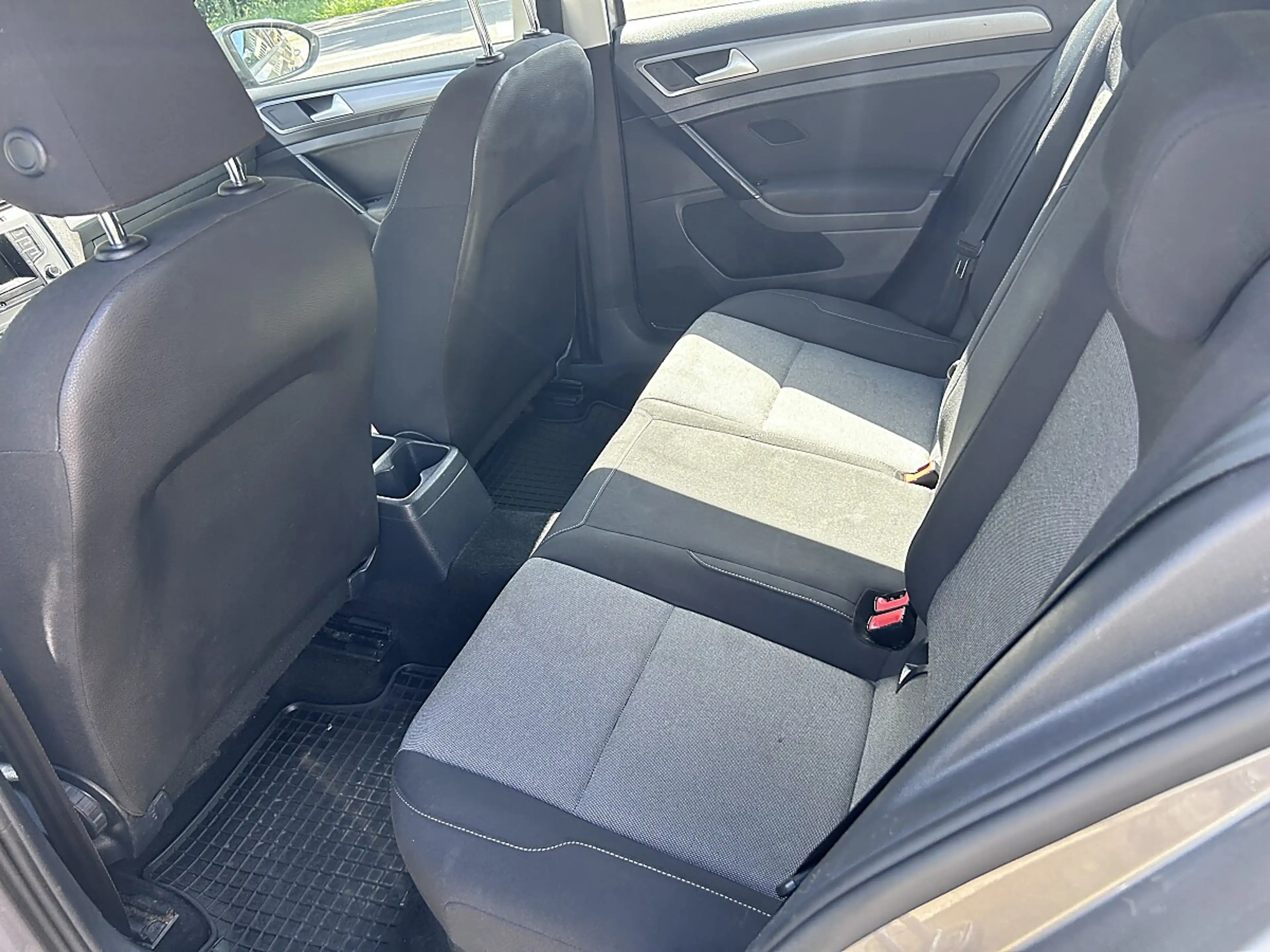 Volkswagen Golf 1,6 BMT TDI — photo 9