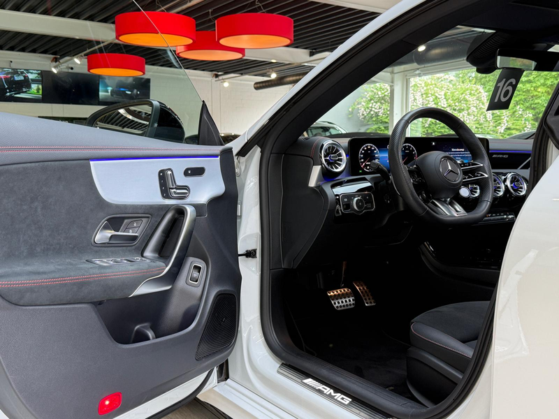 Mercedes-Benz CLA 35 AMG 4M PremiumPlus,Aero,Pano*Head-Up*360° — photo 10