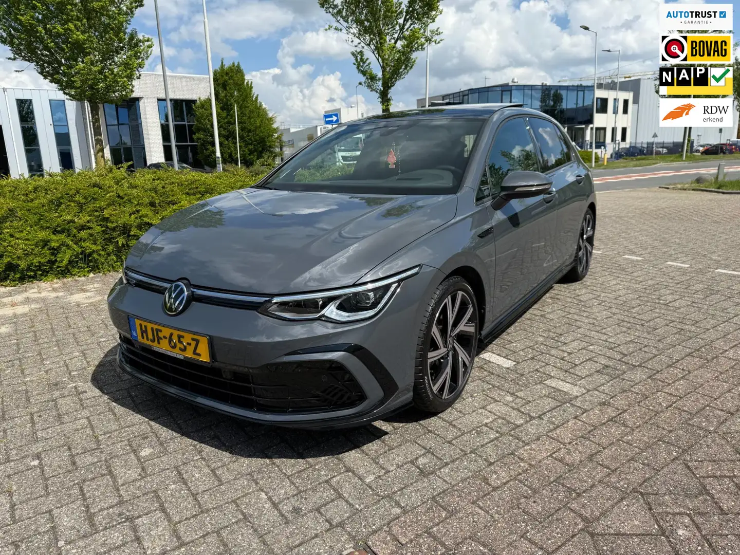 Volkswagen Golf 1.5 eTSI R-Line Business panoramadak H&K sfeerverl Gris - 1