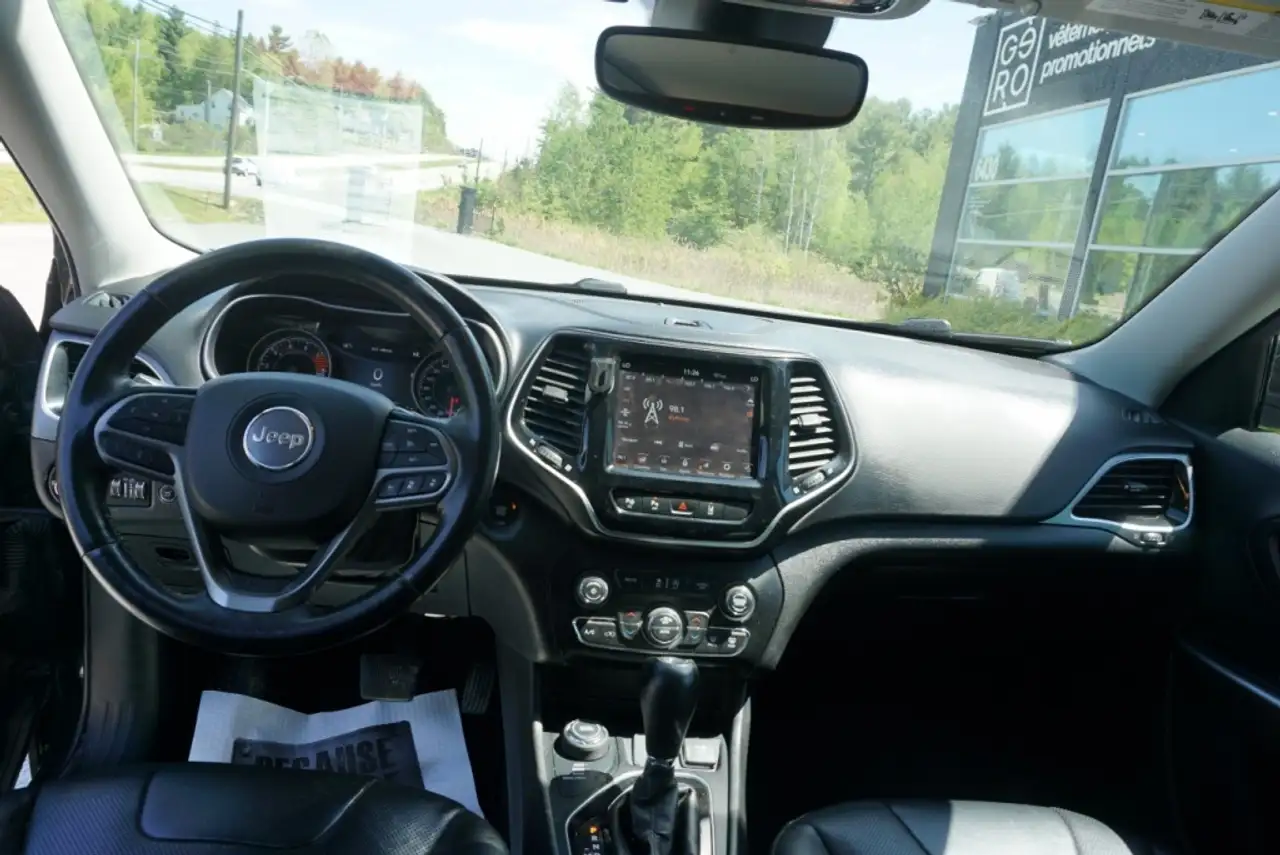 Jeep Cherokee снимка Jeep Cherokee