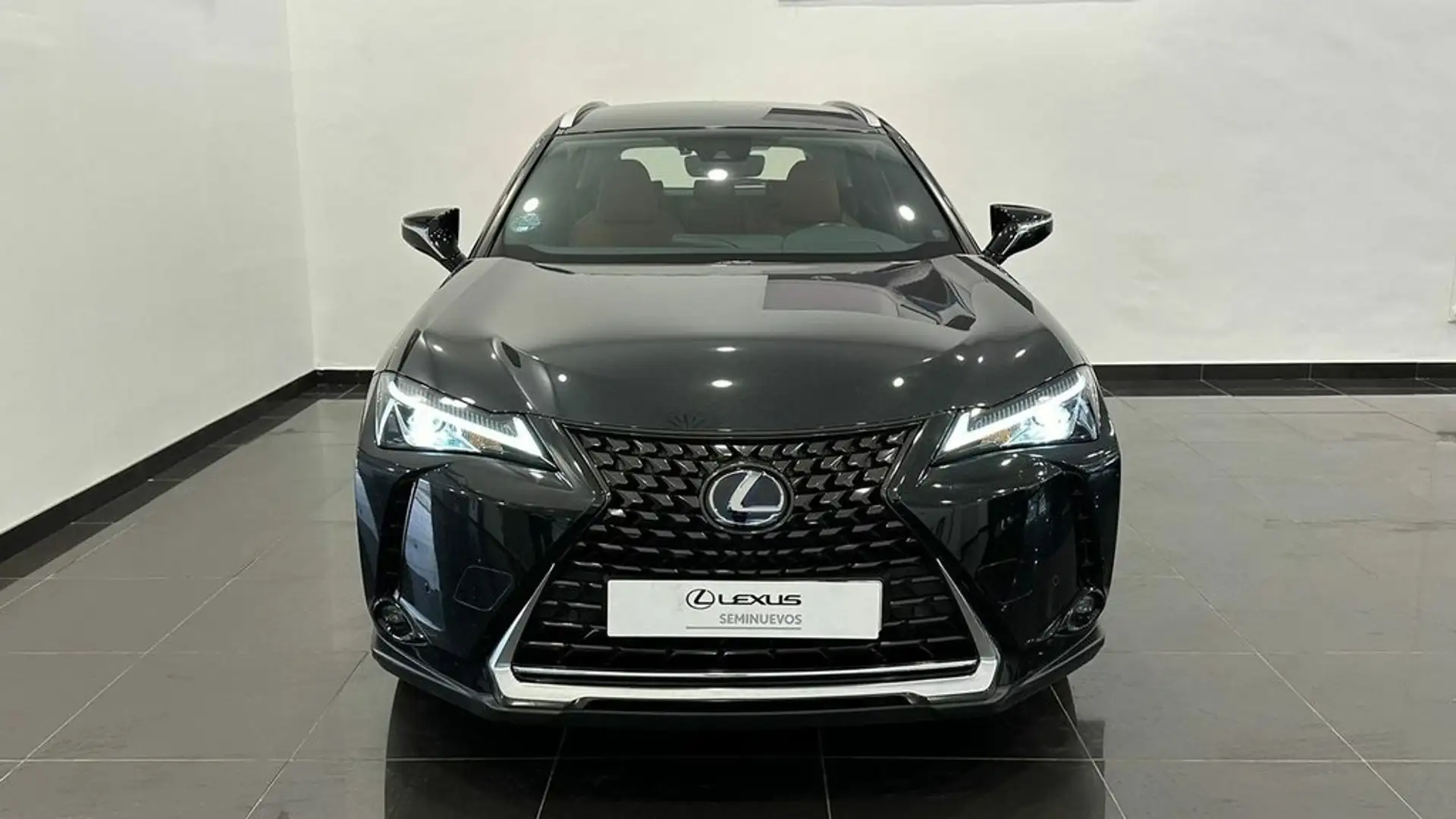 Lexus UX 200 Executive Navigation 2WD Zwart - 2