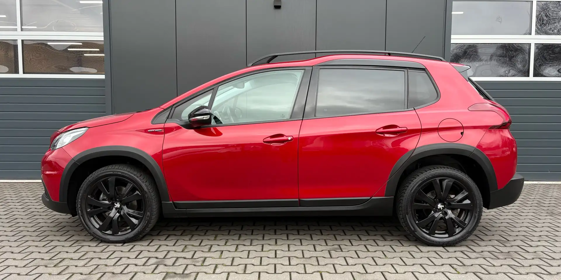 Peugeot 2008 Allure GT-Line Navi Kamera Pano PDC Rouge - 2