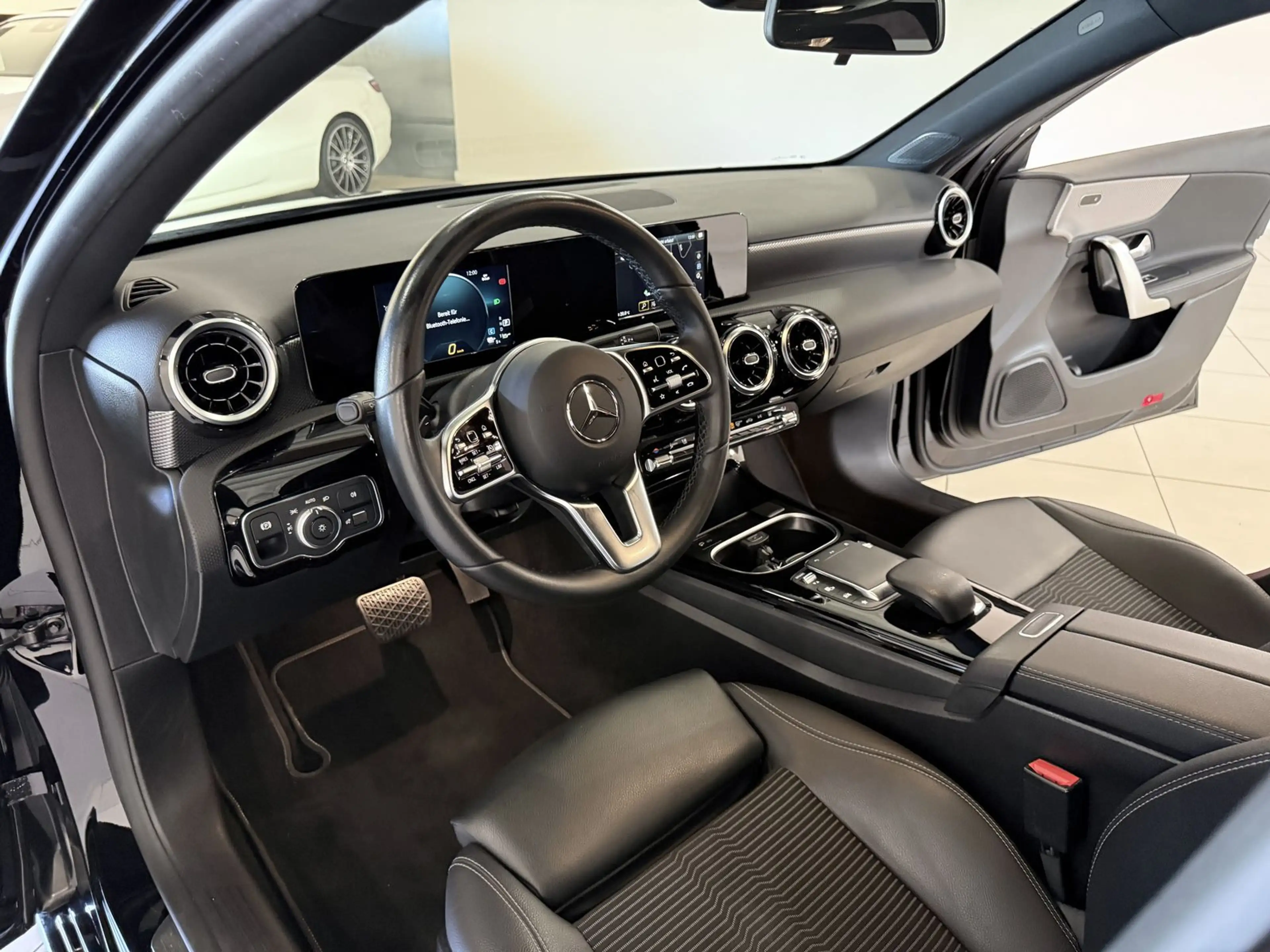 Mercedes-Benz A 250 e *1.Hand-Navi-LED — photo 12