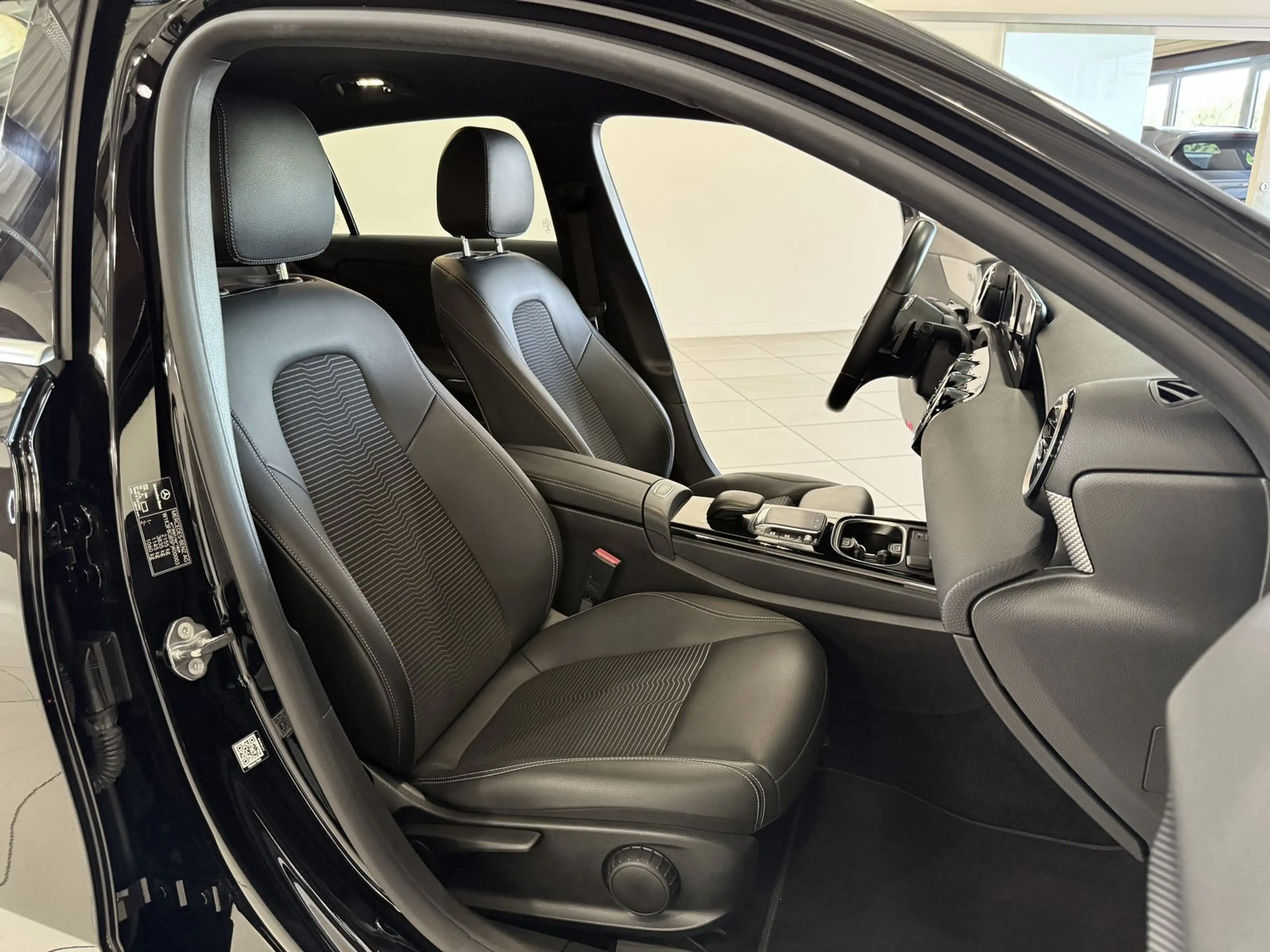 Mercedes-Benz A 250 e *1.Hand-Navi-LED — photo 9