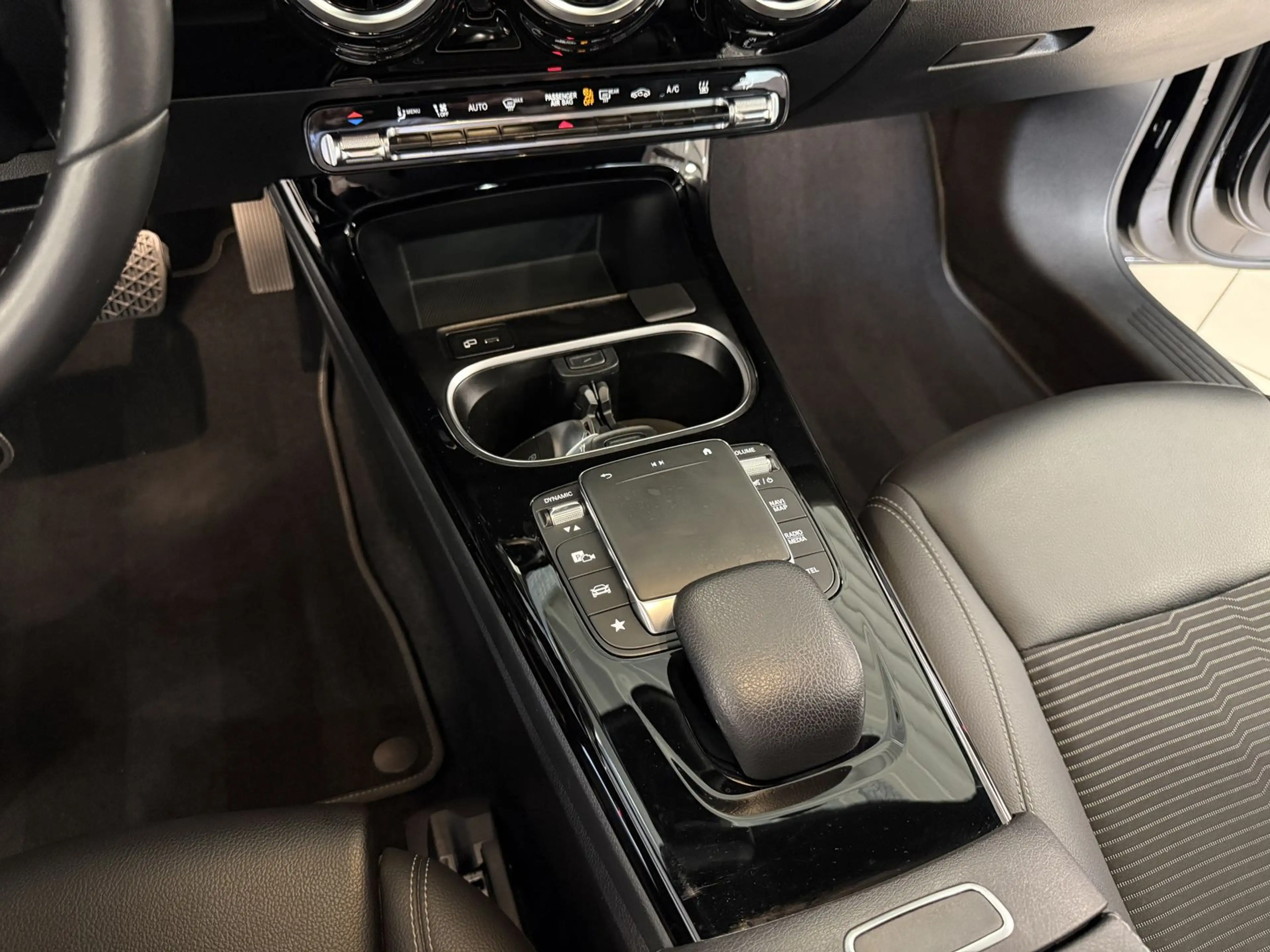 Mercedes-Benz A 250 e *1.Hand-Navi-LED — photo 15