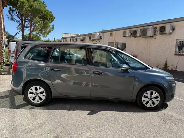 Citroen Grand C4 Picasso view 5