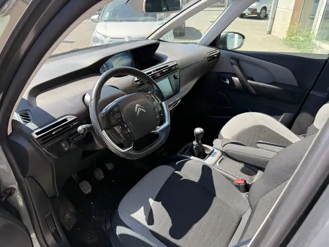 Citroen Grand C4 Picasso view 9