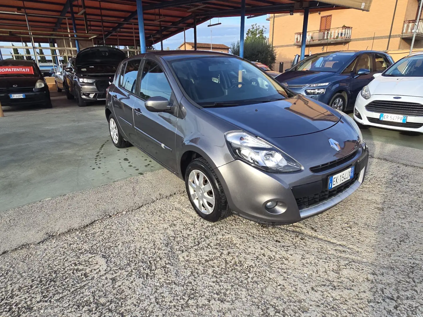 Renault Clio Clio 5p 1.2 Live! NEOPATENTATI EURO 5 Beige - 1