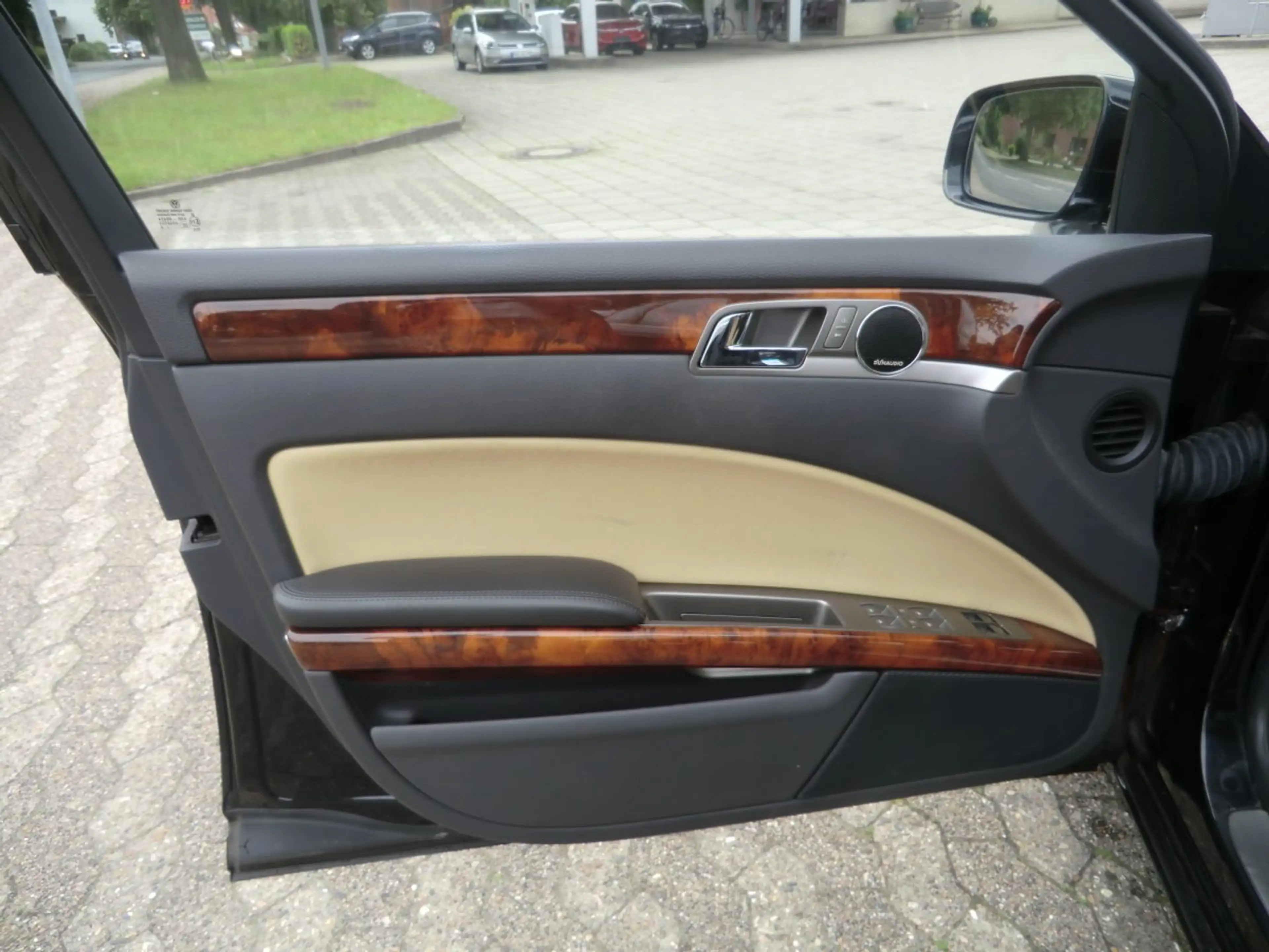 Volkswagen Phaeton V6 TDI 5-Sitzer AHK DYNAUDIO STDHZ ACC SD NAVI — photo 10