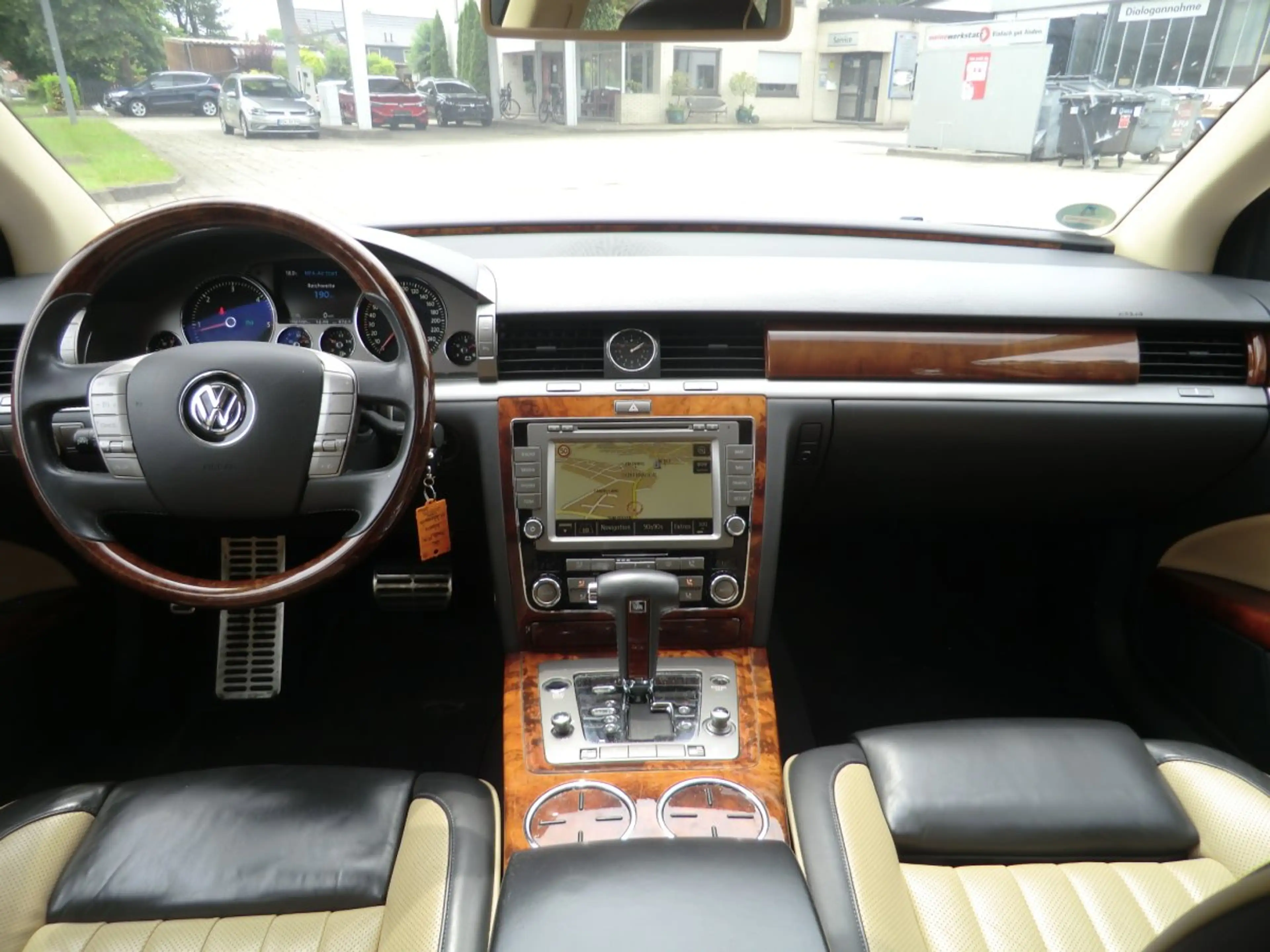 Volkswagen Phaeton V6 TDI 5-Sitzer AHK DYNAUDIO STDHZ ACC SD NAVI — photo 11