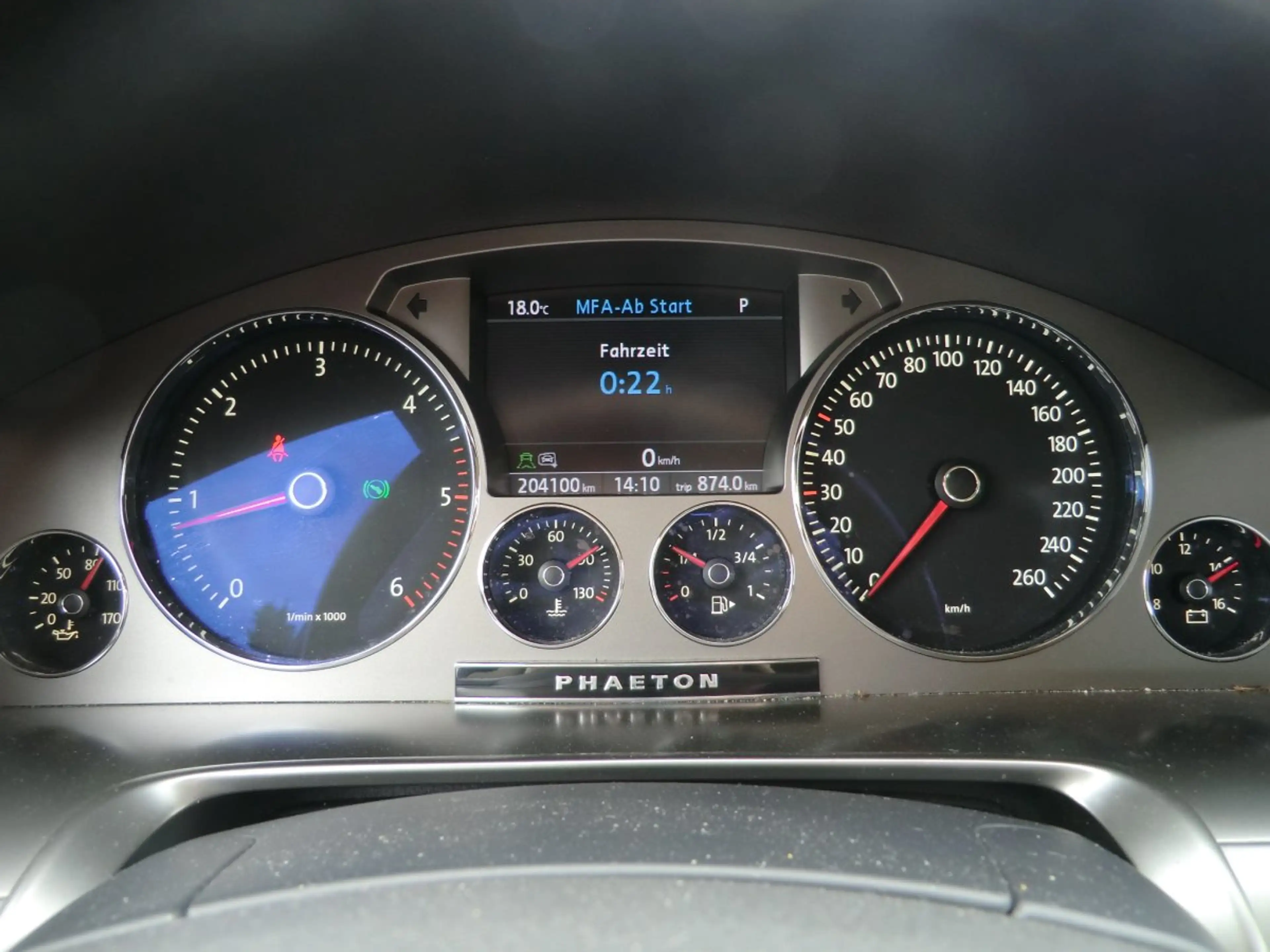 Volkswagen Phaeton V6 TDI 5-Sitzer AHK DYNAUDIO STDHZ ACC SD NAVI — photo 14