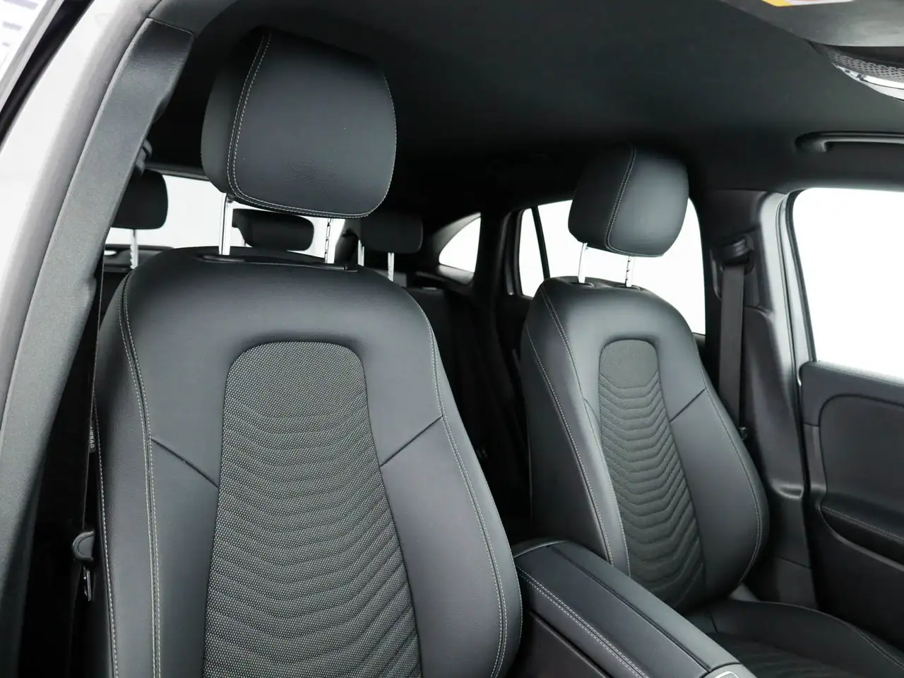 Mercedes-Benz GLA 200 200 d sport plus 4matic auto 12