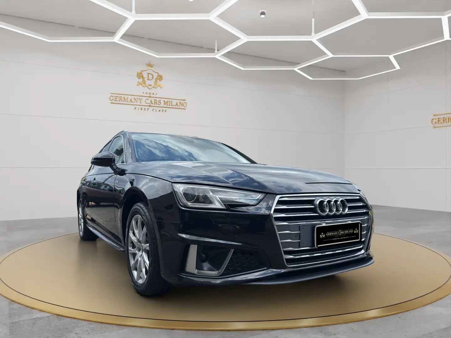 Audi A4 A4 Avant 35 2.0 tdi S line s-tronic Virtual Led Noir - 2