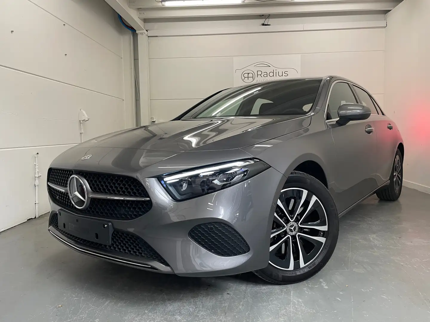 Mercedes-Benz A 250 A 250 e 8G-DCT Progressive Advanced Grijs - 1