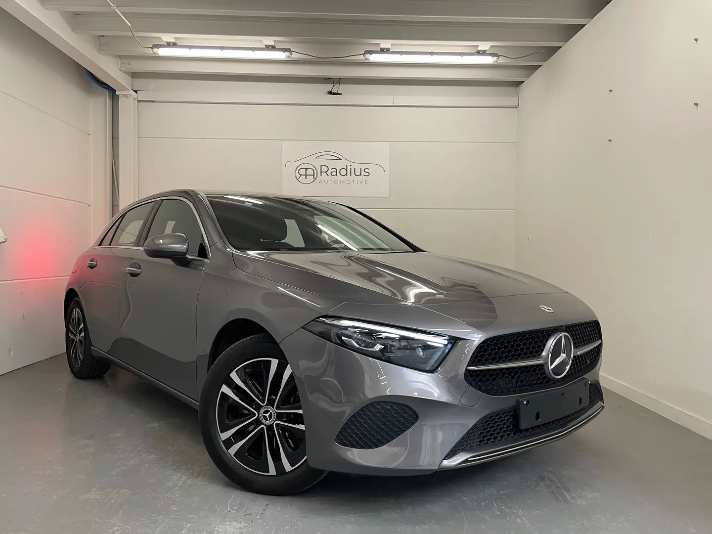 Mercedes-Benz A 250 A 250 e 8G-DCT Progressive Advanced Grijs - 2