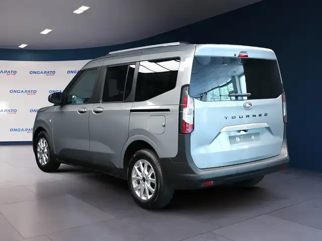 Ford Tourneo Courier view 3