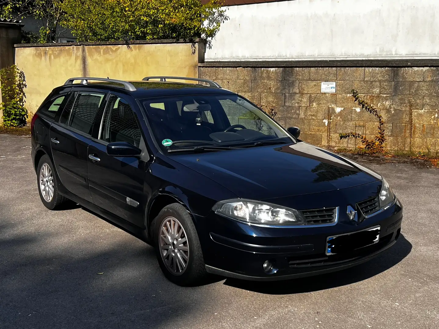 Renault Laguna Kombi 1.9 dCi – Allwetterreifen - TÜV 03/26 - V - 1