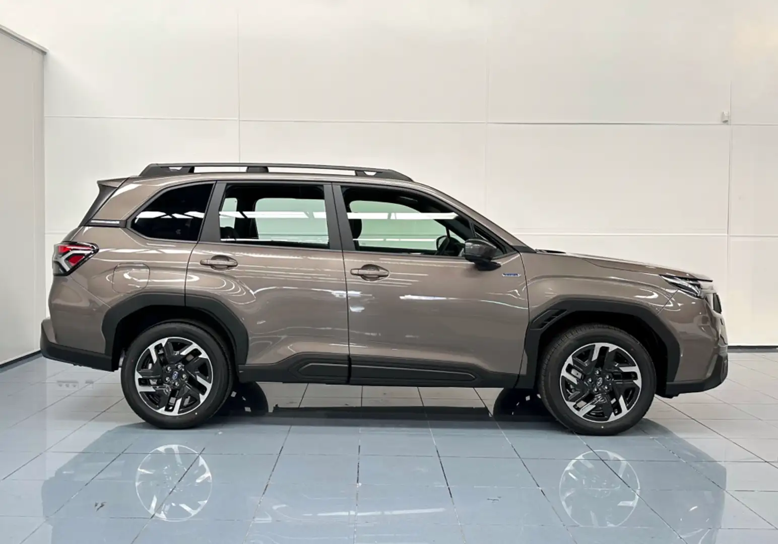 Subaru Forester 2.0i Hybrid Active CVT Bej - 2